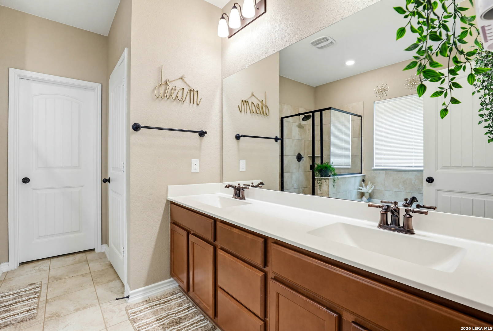 302 Shadow Terrace Universal City TX 78148