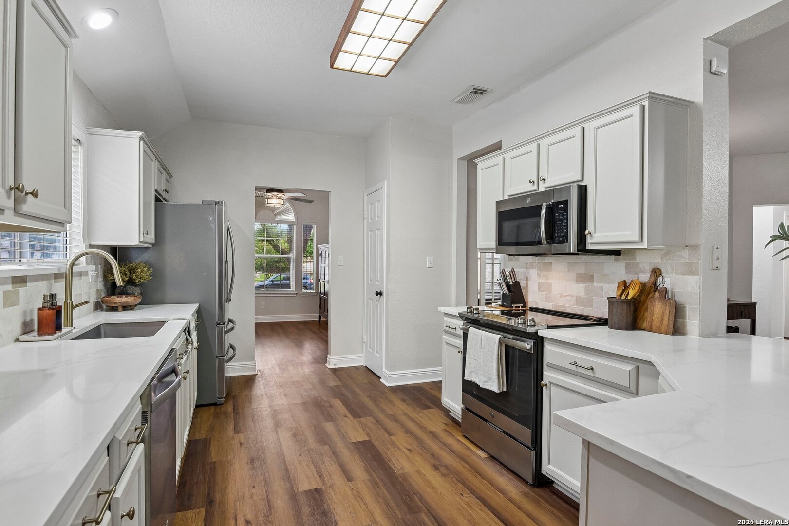 8311 Copperglen Converse TX 78109