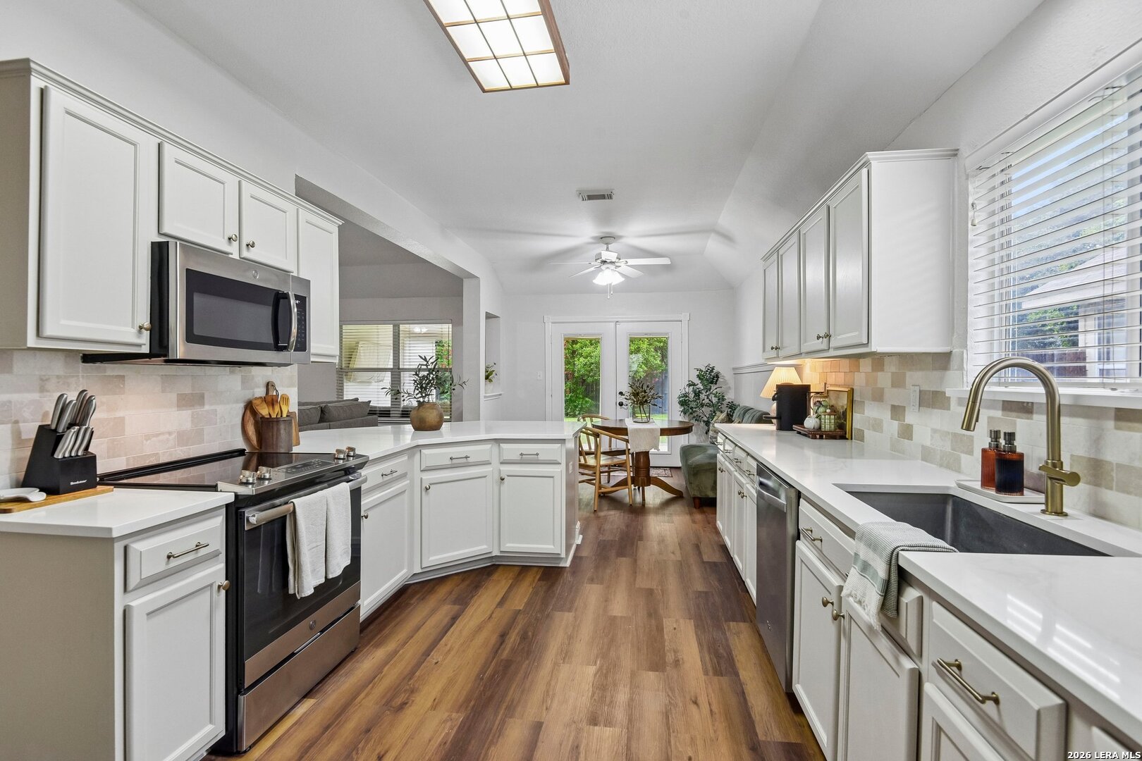 8311 Copperglen Converse TX 78109