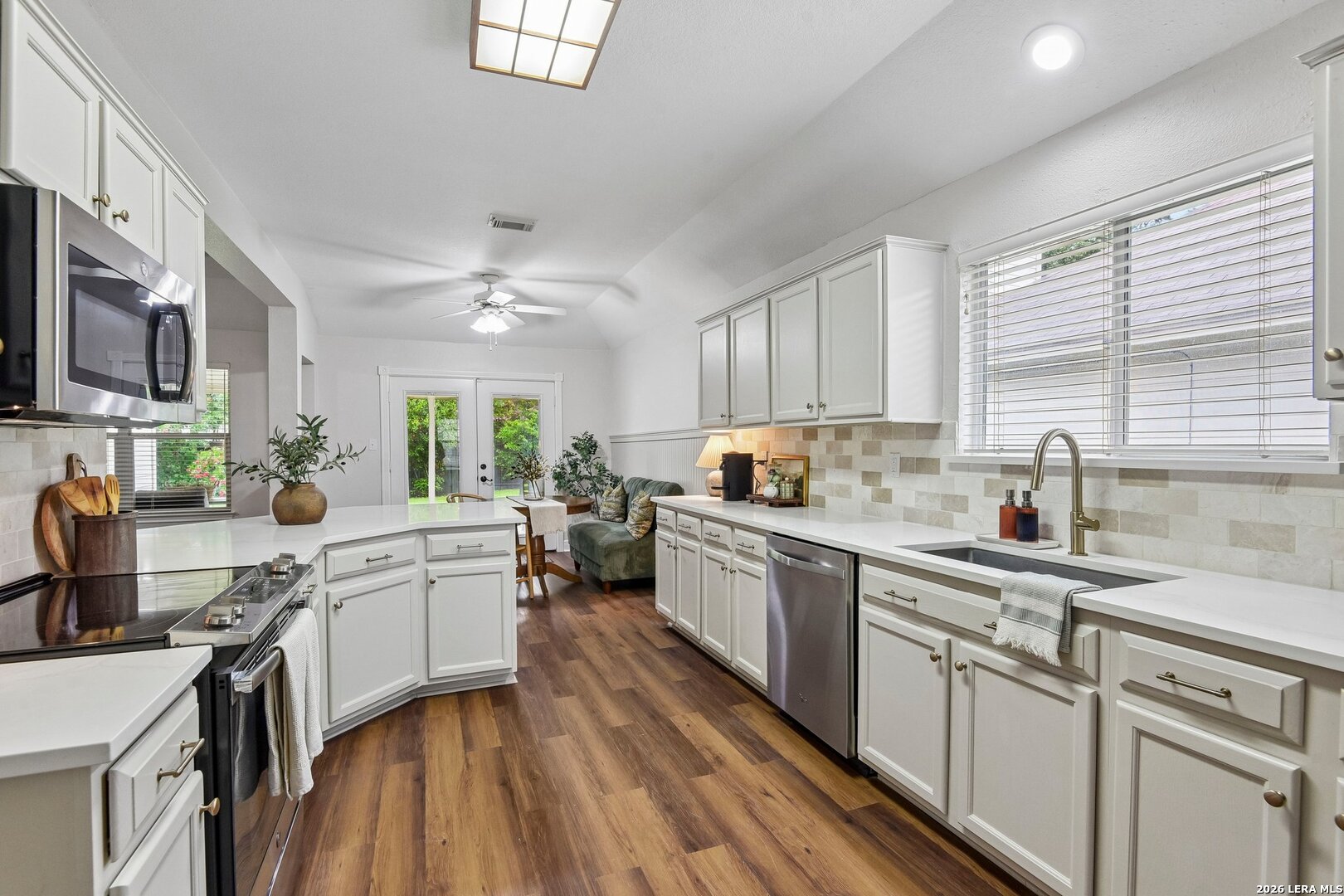 8311 Copperglen Converse TX 78109