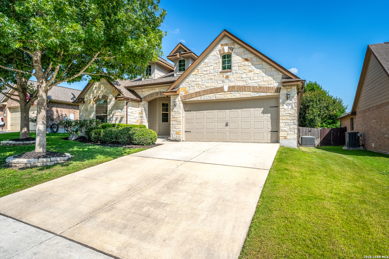 824 Water Oak Schertz TX 78154
