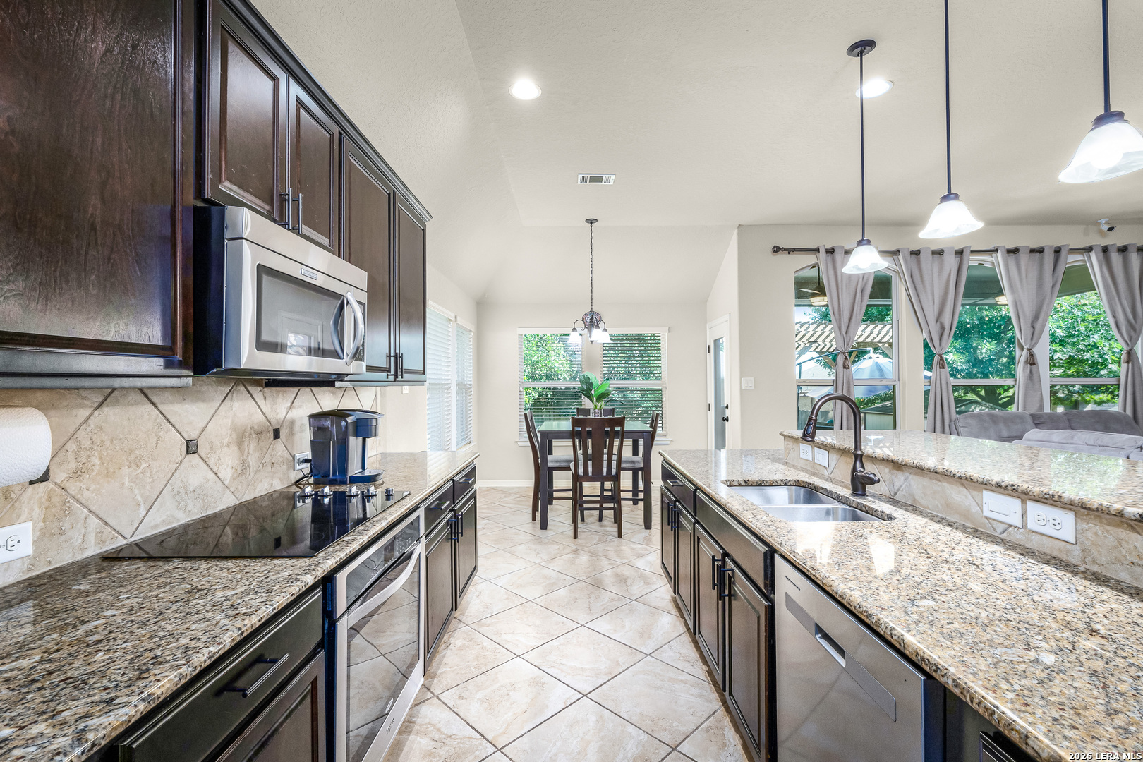 824 Water Oak Schertz TX 78154