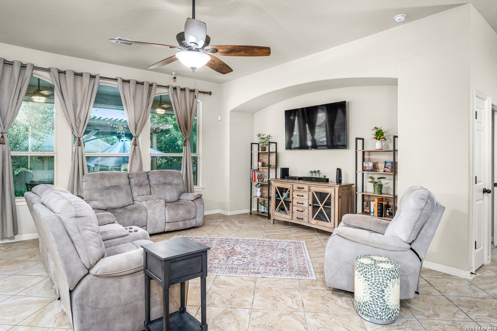 824 Water Oak Schertz TX 78154