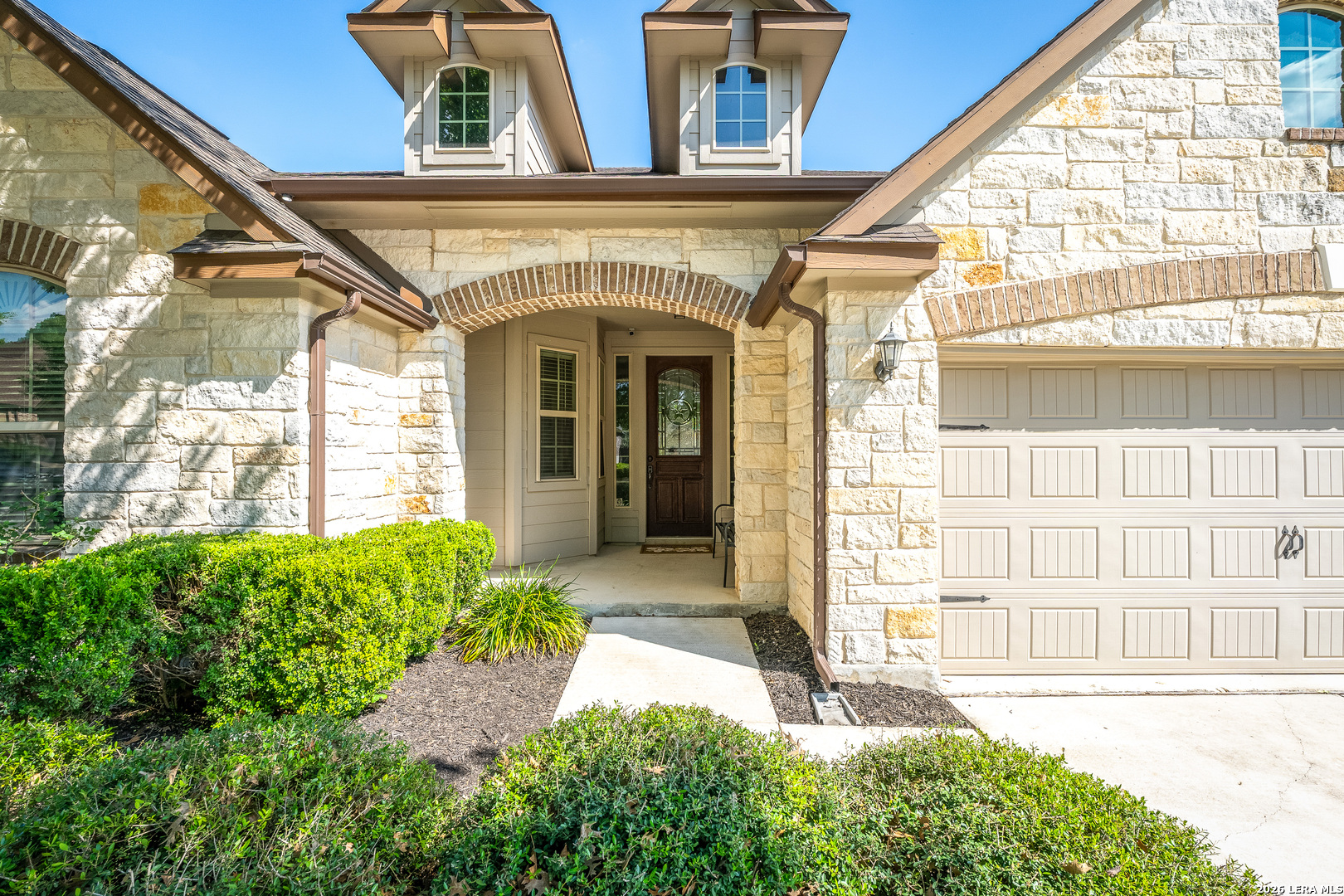824 Water Oak Schertz TX 78154