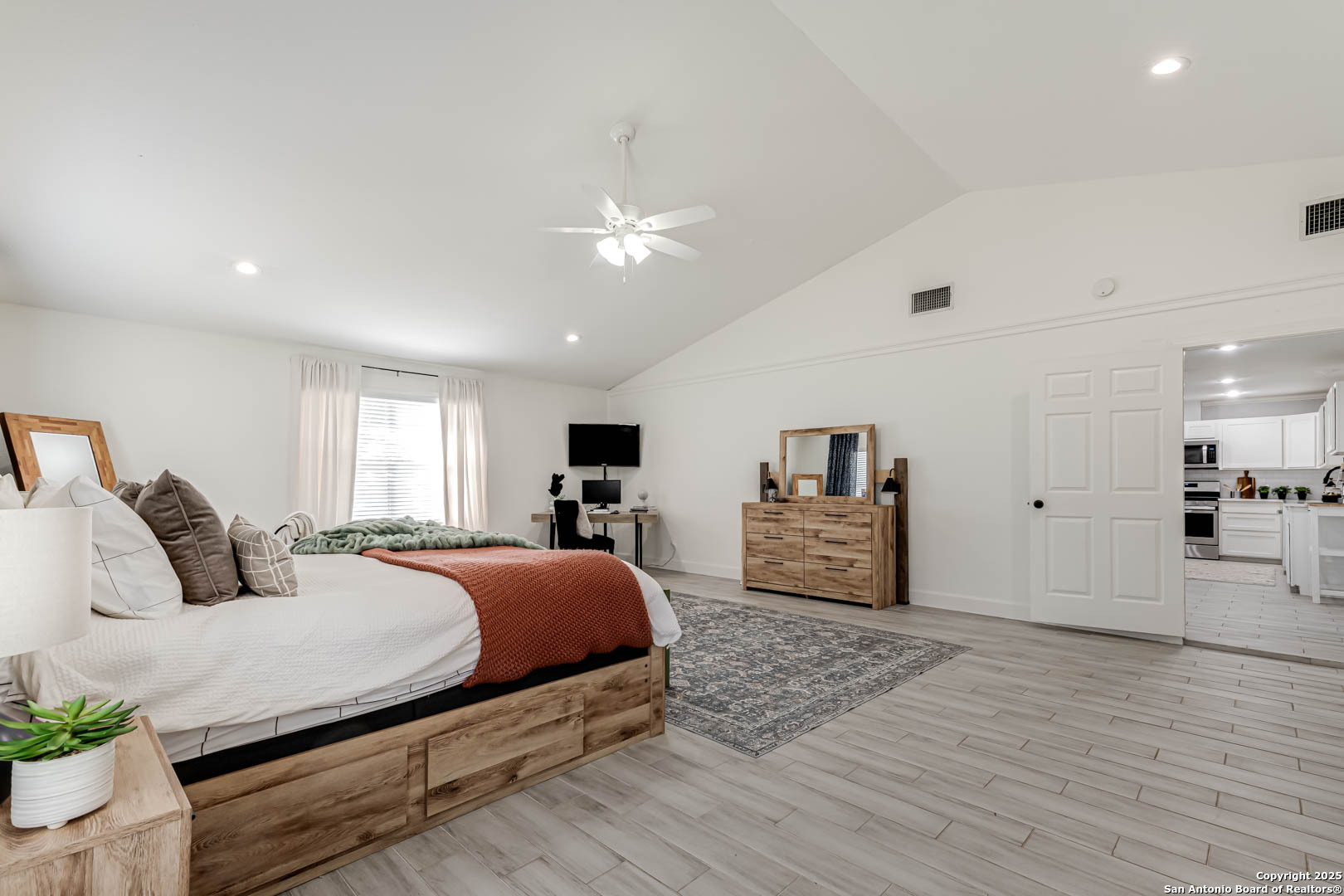 1299 Oakridge Blanco TX 78606