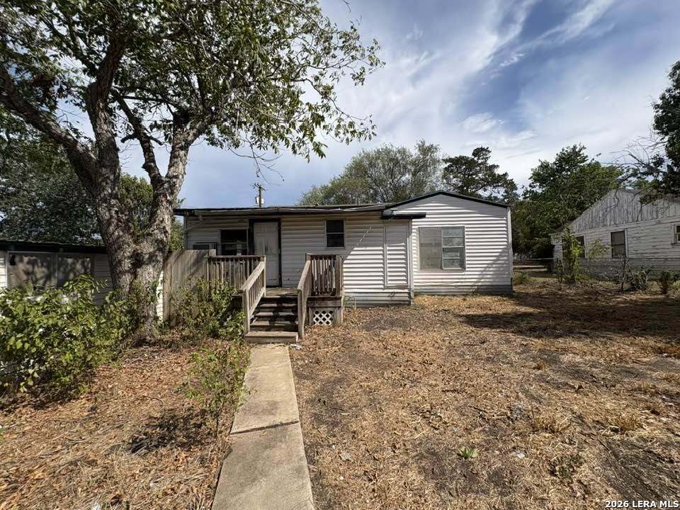 201 Slayden Street Yoakum TX 77995