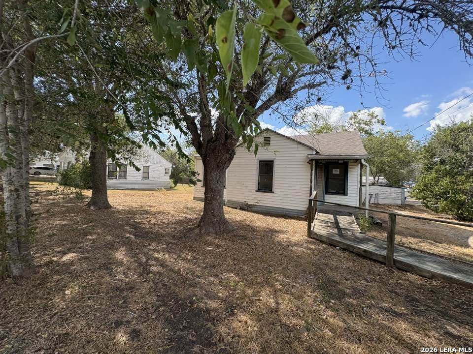 201 Slayden Street Yoakum TX 77995