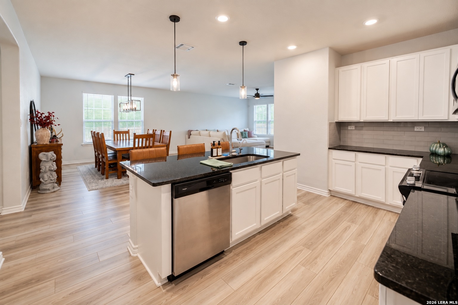 5227 Anzueto San Antonio TX 78261