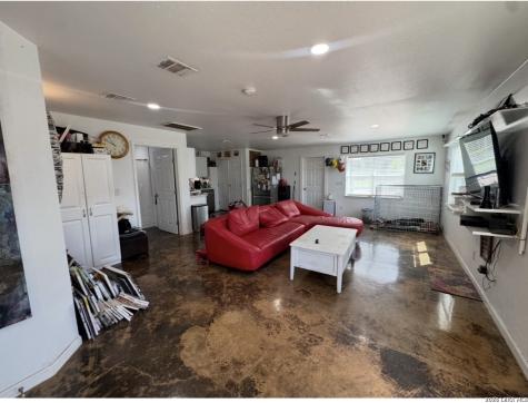 854 N Live Oak Avenue New Braunfels TX 78130