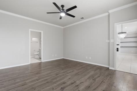 6510 Woodbell Live Oak TX 78233