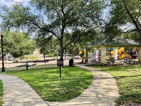 6510 Woodbell Live Oak TX 78233