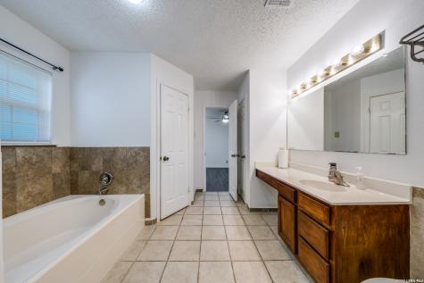 7138 Sunlit Trail San Antonio TX 78244