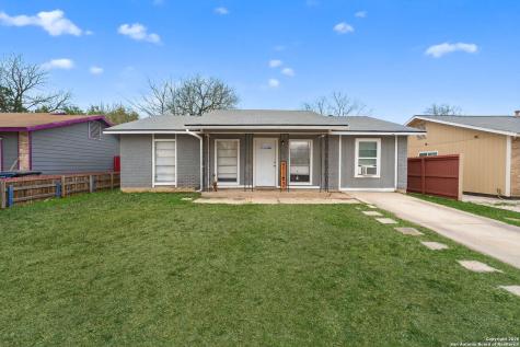 6715 Middle Oaks San Antonio TX 78227