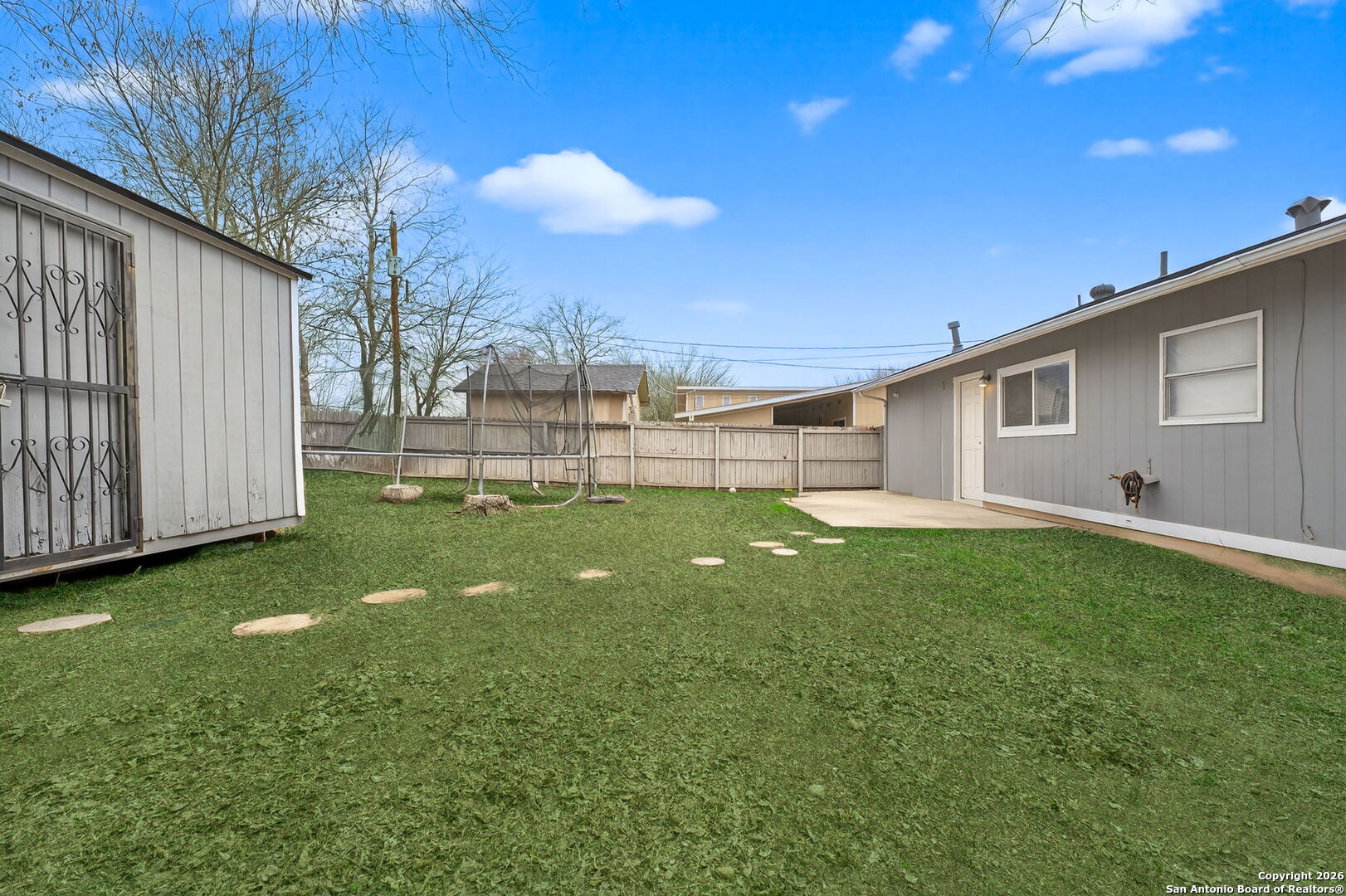 6715 Middle Oaks San Antonio TX 78227