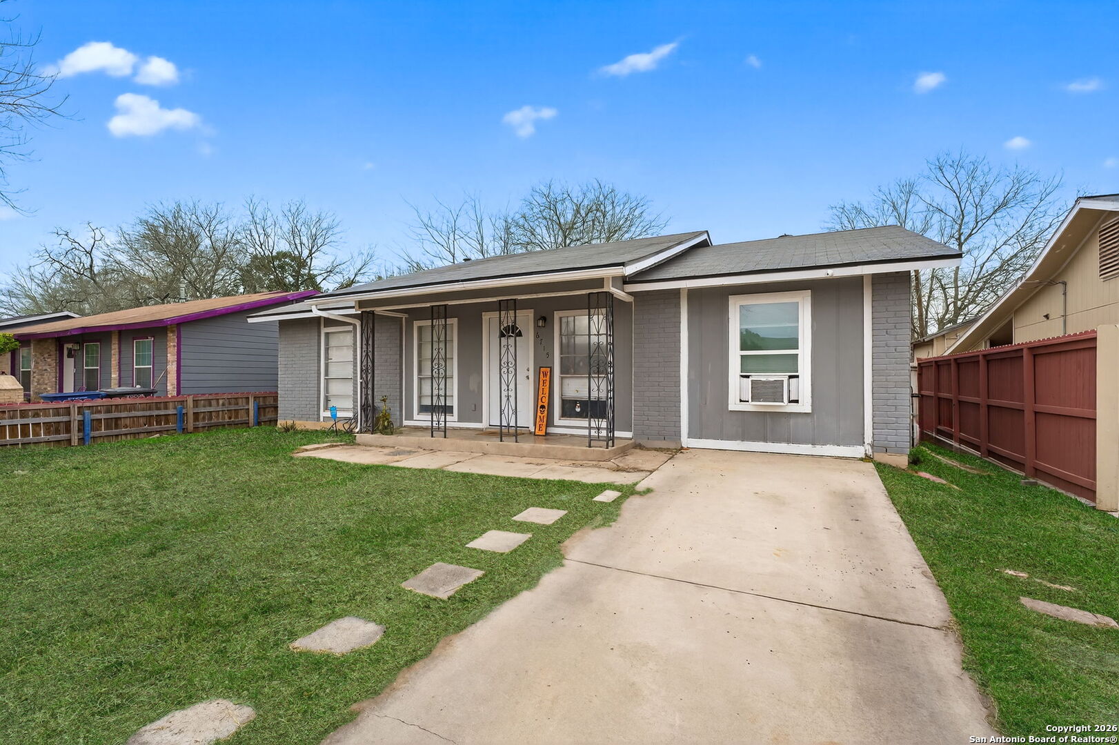 6715 Middle Oaks San Antonio TX 78227