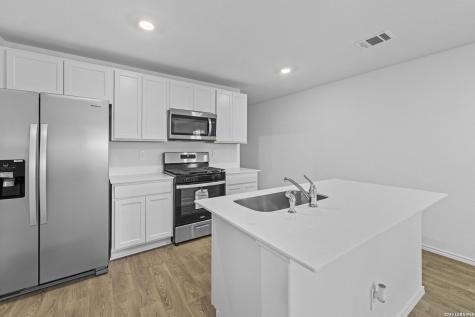 16071 Mahogany Way Elmendorf TX 78112