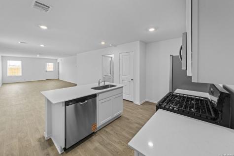 16071 Mahogany Way Elmendorf TX 78112