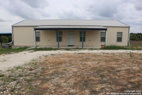1016 Encino Hills Drive Floresville TX 78114