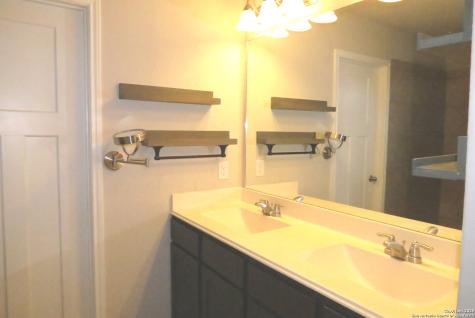 7915 Blackhawk Pass San Antonio TX 78253