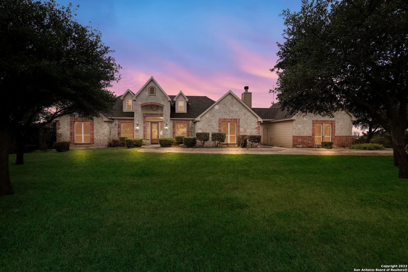 860 County Road 273 Mico TX 78056