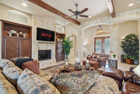 133 Mariposa Loop New Braunfels TX 78132