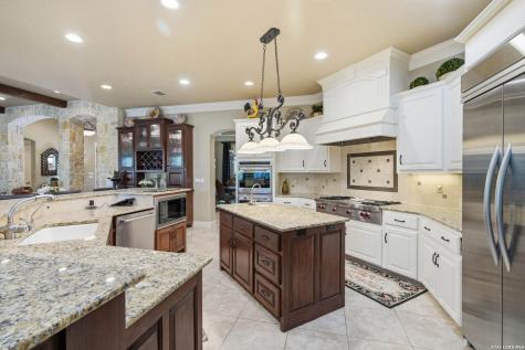 133 Mariposa Loop New Braunfels TX 78132