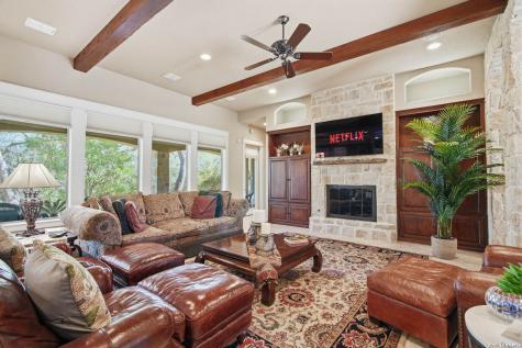 133 Mariposa Loop New Braunfels TX 78132