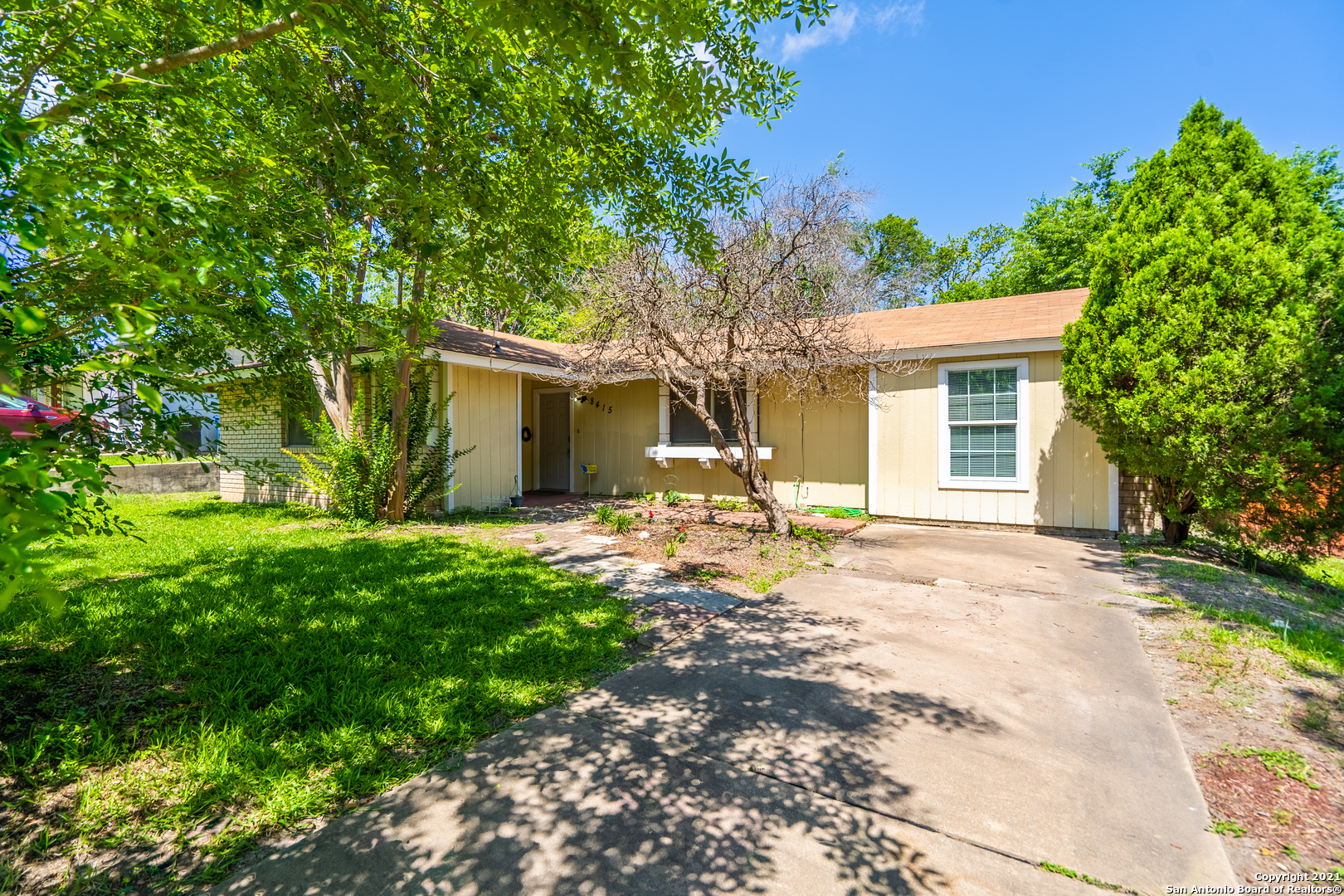8415 Deer Hollow San Antonio TX 78230