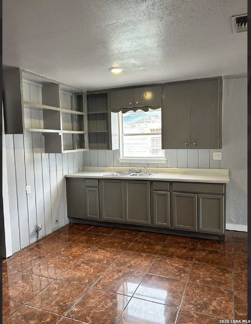 1827 Dahlgreen Avenue San Antonio TX 78237