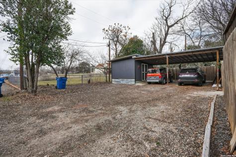953 Myrta Kerrville TX 78028