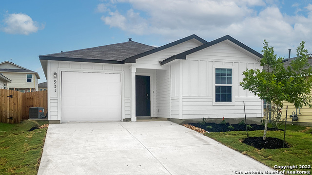 931 Empress Brilliant San Antonio TX 78253