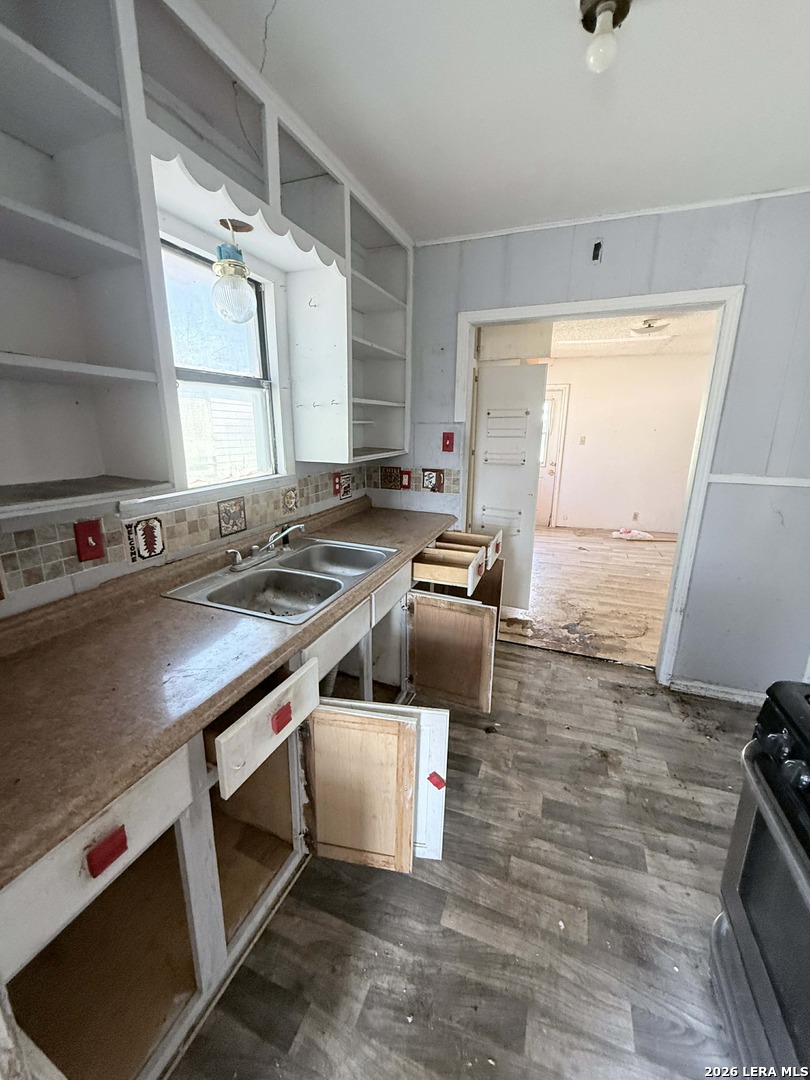 523 Avondale San Antonio TX 78223