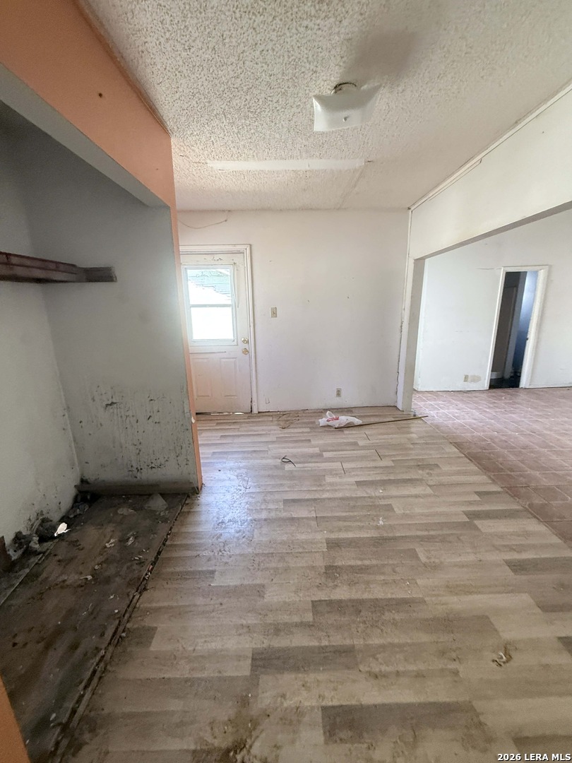 523 Avondale San Antonio TX 78223