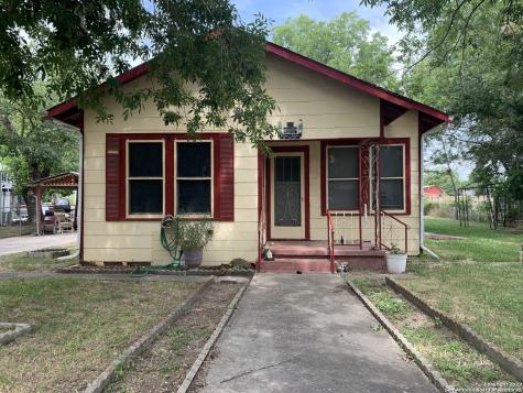 1319 N Milam Street Seguin TX 78155