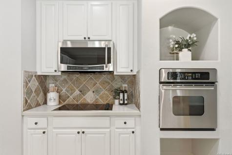 831 Queens Oak San Antonio TX 78258