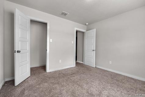 5407 Pearl Valley San Antonio TX 78242