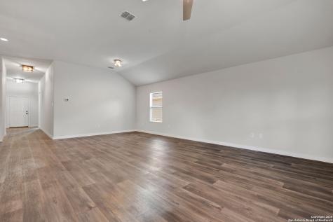 5407 Pearl Valley San Antonio TX 78242