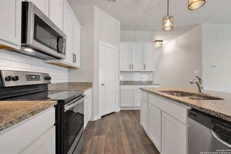 5407 Pearl Valley San Antonio TX 78242