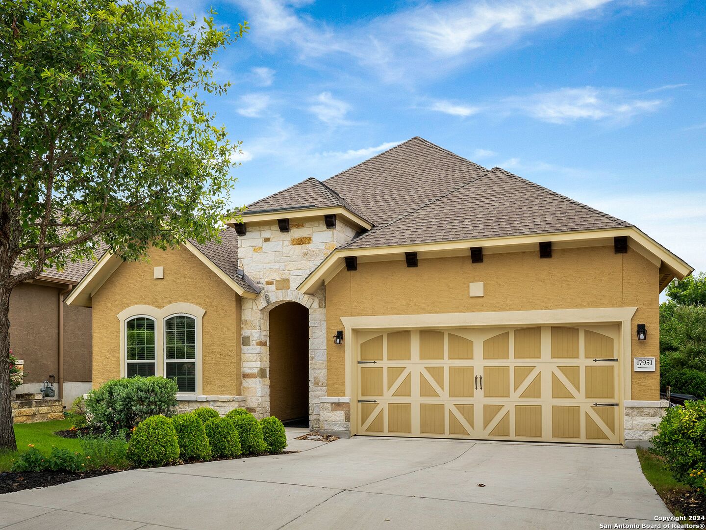 17951 Branson Falls San Antonio TX 78255