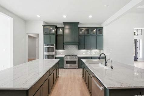 557 Poe Parkway Castroville TX 78009