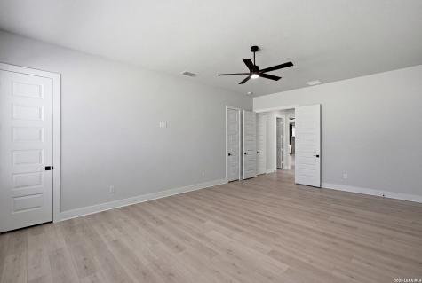 557 Poe Parkway Castroville TX 78009