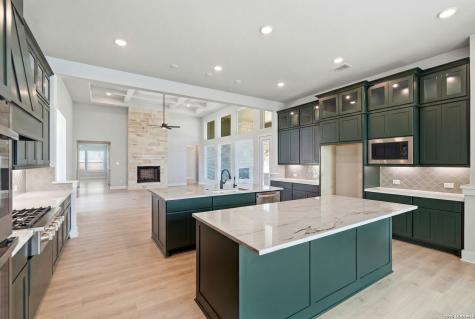 557 Poe Parkway Castroville TX 78009