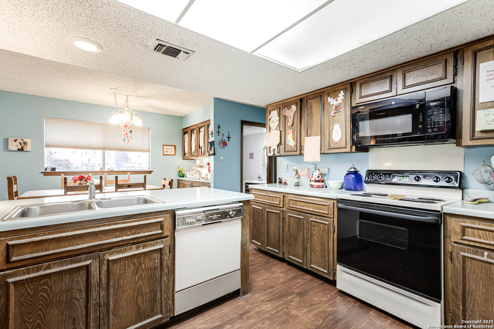 2215 Sun Wood San Antonio TX 78232