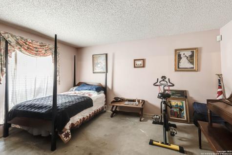 2215 Sun Wood San Antonio TX 78232