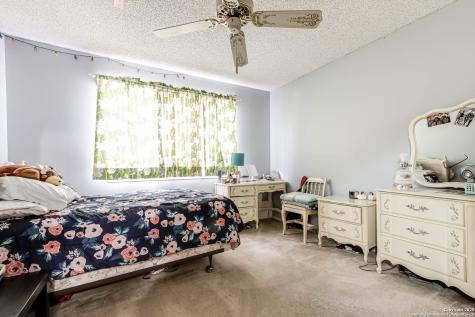 2215 Sun Wood San Antonio TX 78232