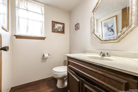 2215 Sun Wood San Antonio TX 78232