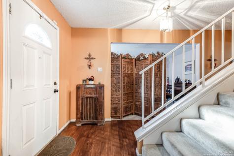 2215 Sun Wood San Antonio TX 78232
