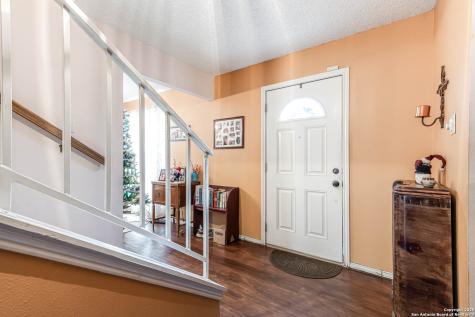 2215 Sun Wood San Antonio TX 78232
