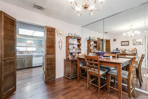 2215 Sun Wood San Antonio TX 78232