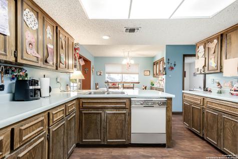 2215 Sun Wood San Antonio TX 78232